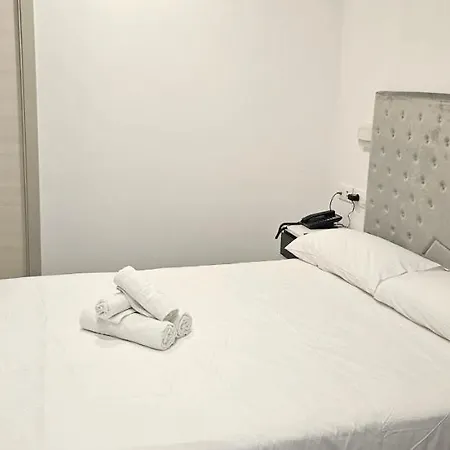 Nervion 게스트하우스 4*