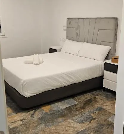 Nervion 게스트하우스 4*