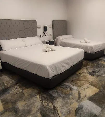 Nervion 게스트하우스 4*